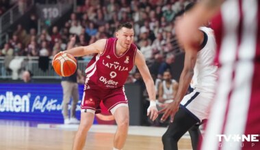 FOTO ⟩ Skaista atvadīšanās nesanāk – Dairis Bertāns noslēdz karjeru Latvijas izlasē ar sakāvi