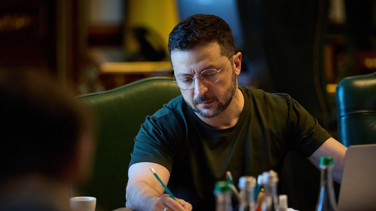 Krievi turpina nogalināt ukraiņus; Zelenskis mēģinās panākt ASV iesaisti miera centienos