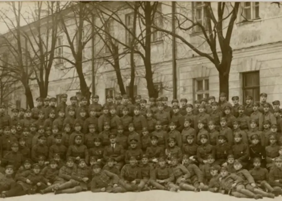 1921. gada 18. novembris: Pirmie patiesie miera svētki jaunajā Latvijas valstī