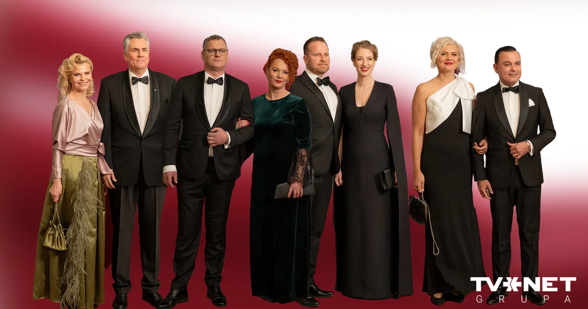 ETIĶETE ZEM LUPAS ⟩ Perfekta etiķete vai ignorance. Jau atkal dāmas vienādās kleitās!