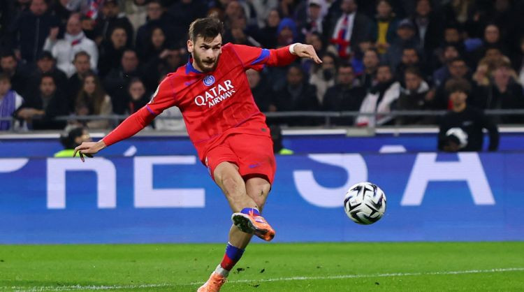 Kvarachelijam pirmie vārti līgas sezonā, PSG atkal izrauj uzvaru kompensācijas laikā – Futbols – Sportacentrs.com