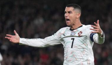 Ronaldu neiztur nervi un pirmo reizi Portugāles kreklā nopelna sarkano – Futbols – Sportacentrs.com