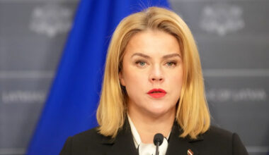 Kā Alvis Hermanis panāks ekonomikas attīstību? Ar teātri?