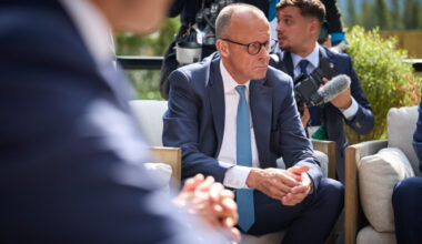 Mercs mudina Zelenski enerģiski vērsties pret korupciju