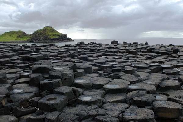 Ziemeļīrijas brīnums: «Giant’s Causeway» piesaista tūkstošiem ceļotāju