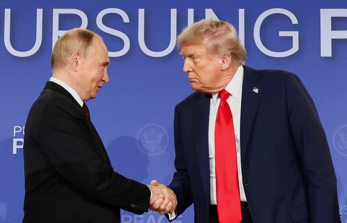 Vladimirs Putins un Donalds Tramps. Foto: REUTERS/Kevin Lamarque