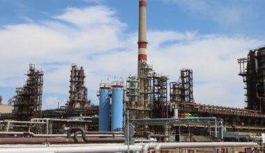 "Orlen Lietuva" lauž gandrīz miljardu eiro vērto Mažeiķu rūpnīcas modernizācijas līgumu