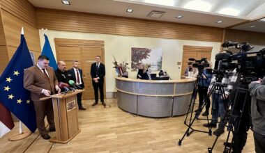 Ratnieks informē par "migrantu ķeršanas operācijas" rezultātiem Rīgā