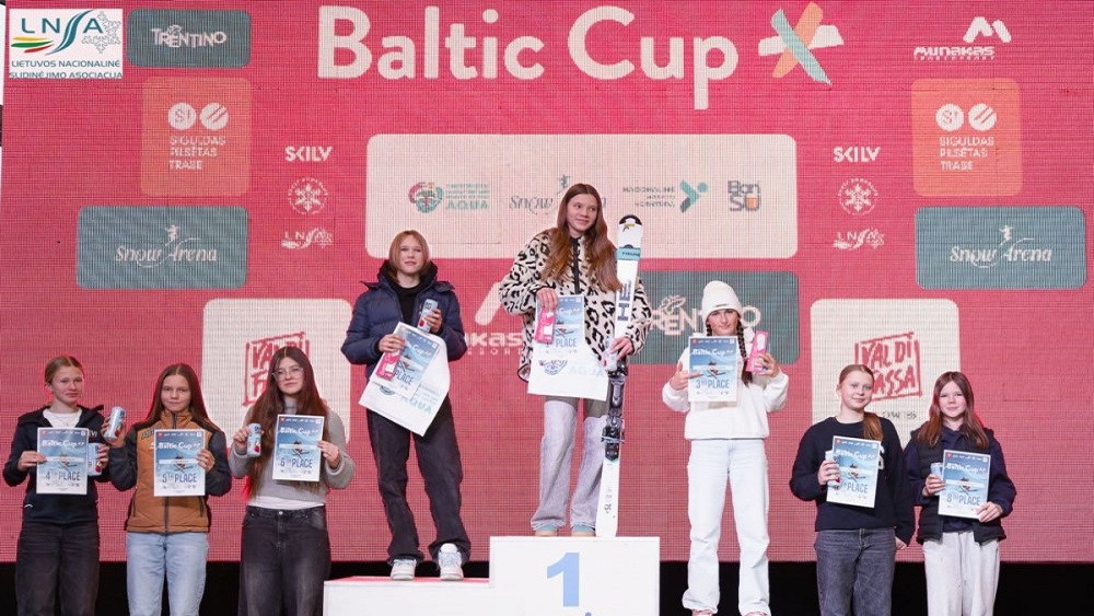 Baltijas kausā paralēlajā slalomā kopumā dominē latvieši, uzvaras četru valstu pārstāvjiem – Ziemas sports – Sportacentrs.com