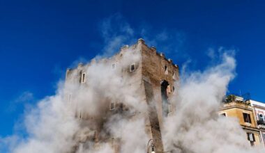 Romā daļēji sabrūkot viduslaiku tornim, viens cilvēks ievainots