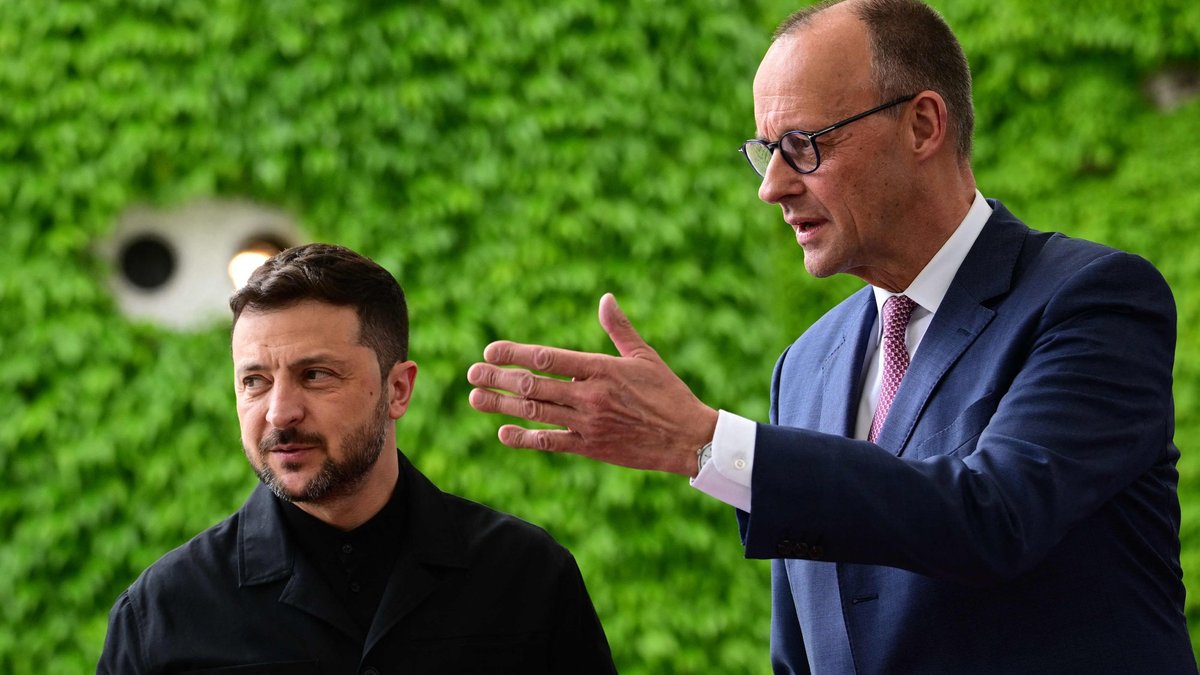 Mercs aicina Zelenski enerģiski vērsties pret korupciju