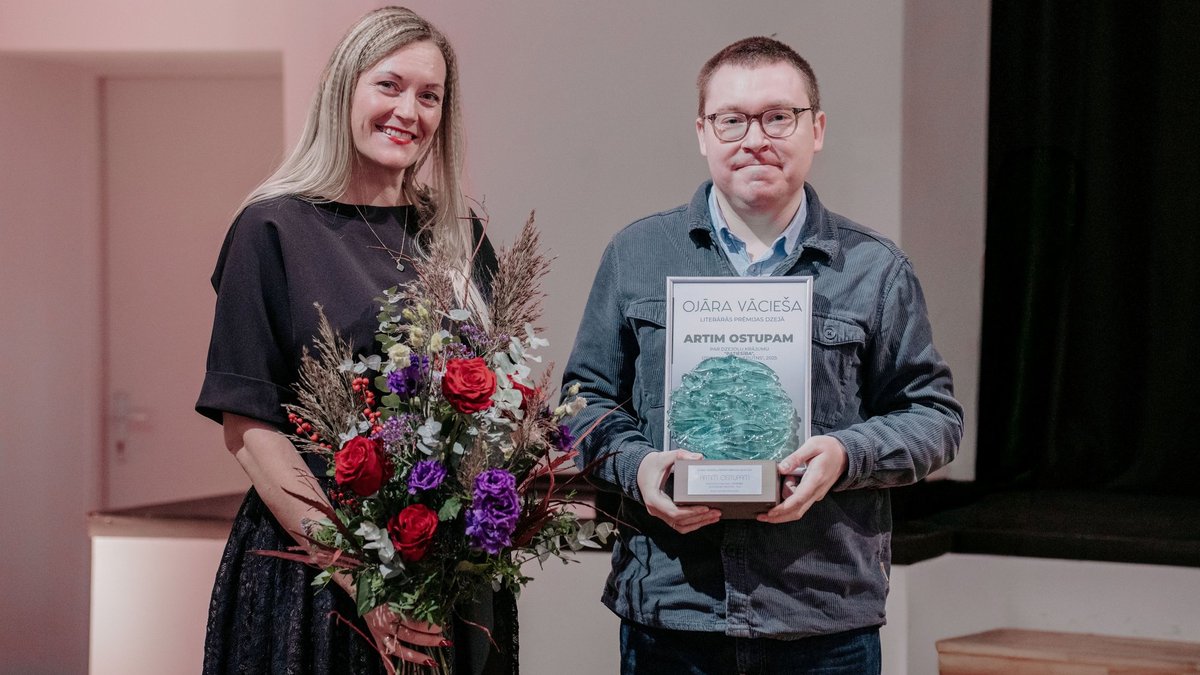 Ojāra Vācieša literāro prēmiju dzejā saņem Artis Ostups par dzejoļu krājumu "Patiesība"