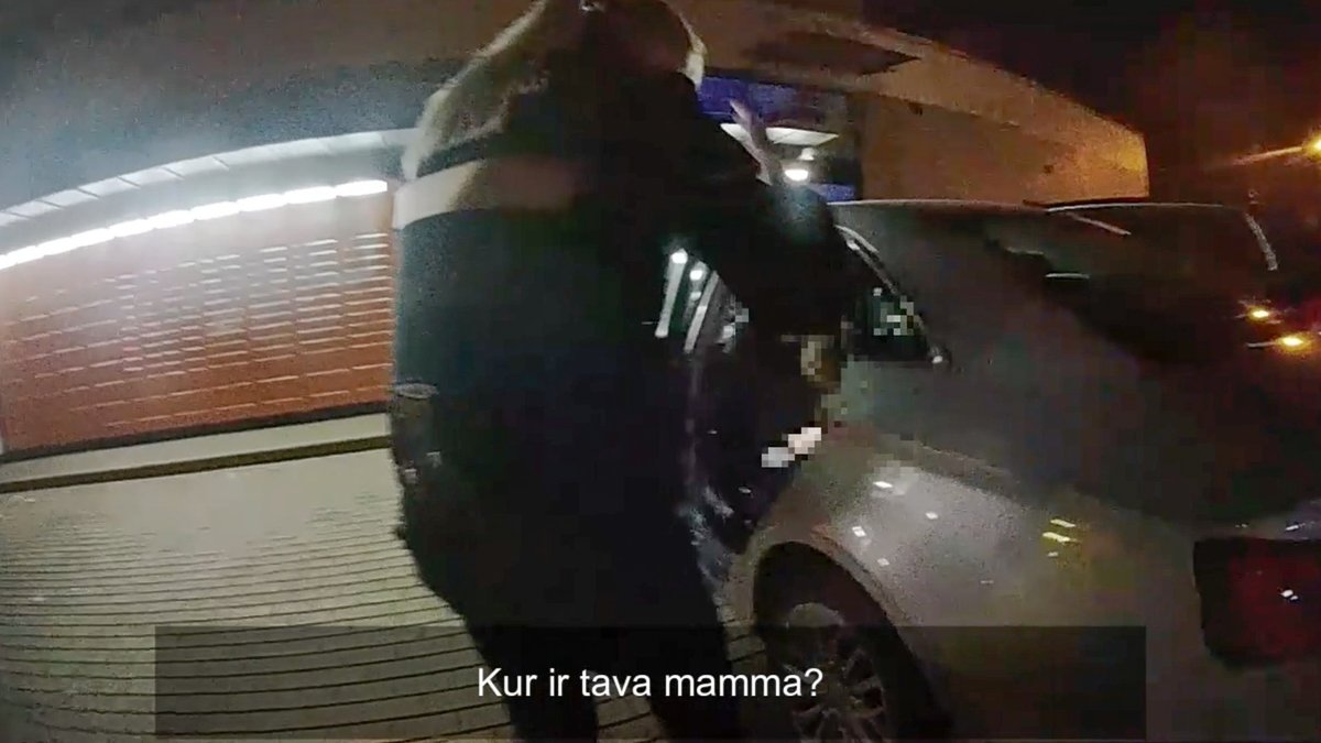 Policija nogādā mājās naktī klaiņojošu bērnu; māte – stiprā alkohola reibumā