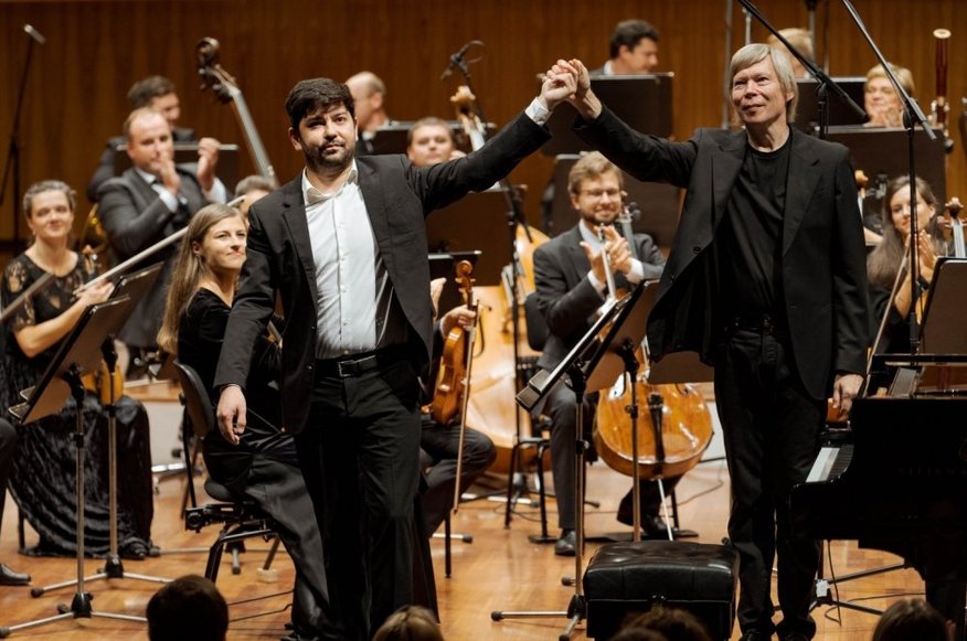 Starp Austrumiem un Rietumiem. Saruna ar slaveno pianistu Behzodu Abduraimovu