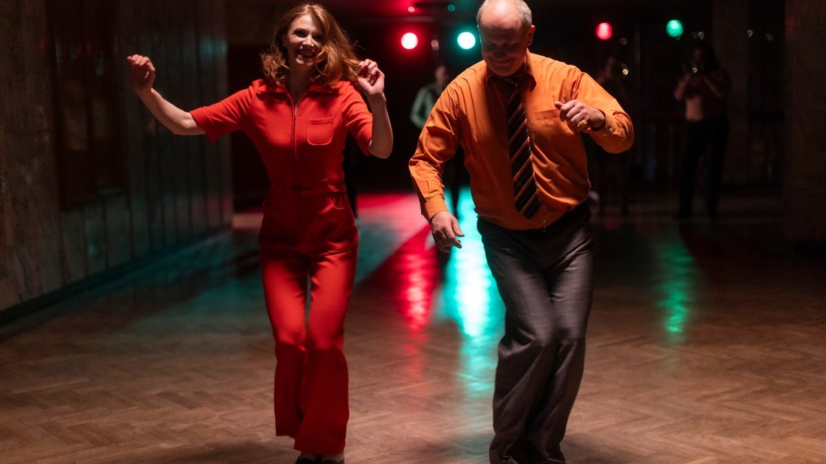 Pirmatskaņojumu piedzīvos koncertizrāde "Disko roze" ar Agnesi Budovsku un Andri Keišu