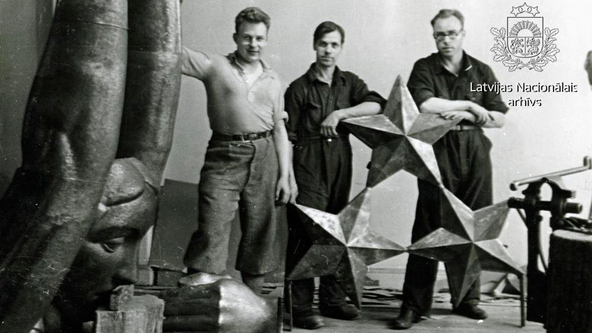 Kā pirms 90 gadiem tapa Brīvības piemineklis