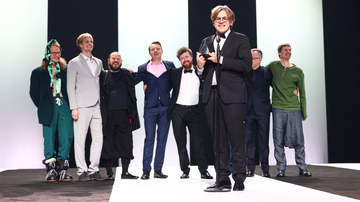 Audzis pieprasījums un cenas uz godalgoto izrādi "Alfas"; situāciju skaidro DDT vadītāja