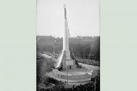 Brīvības piemineklis – jau deviņdesmit gadus kopā ar tautu priekos un bēdās - Apriņķis