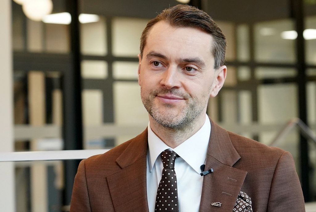 Altum turpinās vadīt Bērziņš :: Dienas Bizness