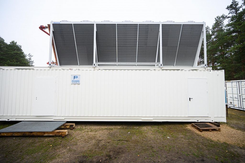 Latvijā radīts datu centrs, kas ļauj iegūt Bitcoin un ražot siltumu :: Dienas Bizness