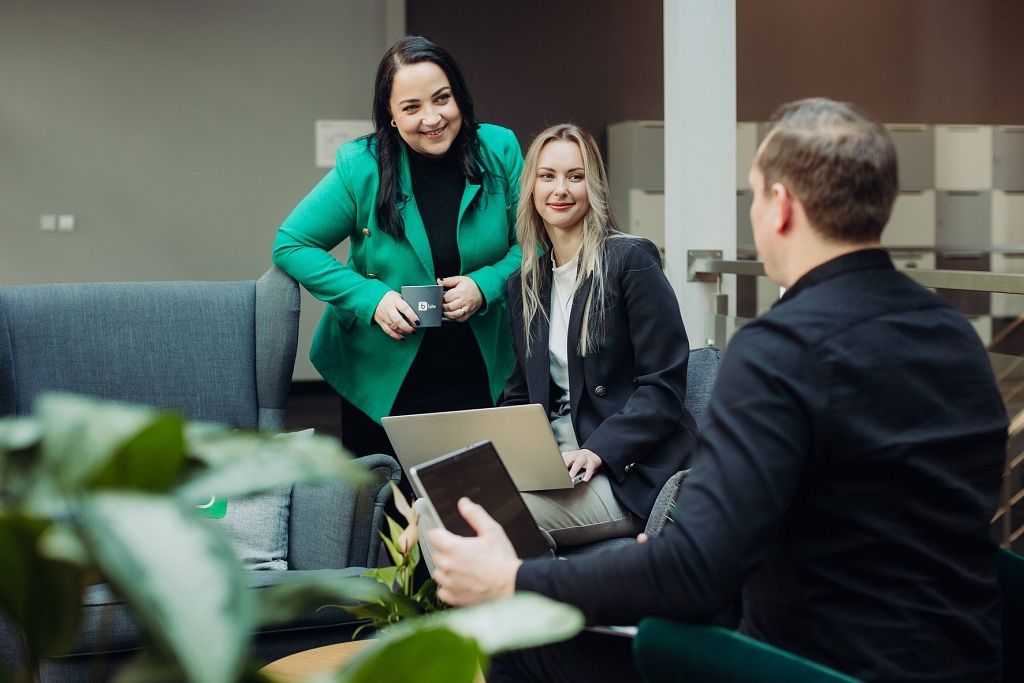 “Bite Latvija”: Latvijas uzņēmumi strauji digitalizējas – līderos tirdzniecība, ražošana un izglītība :: Dienas Bizness