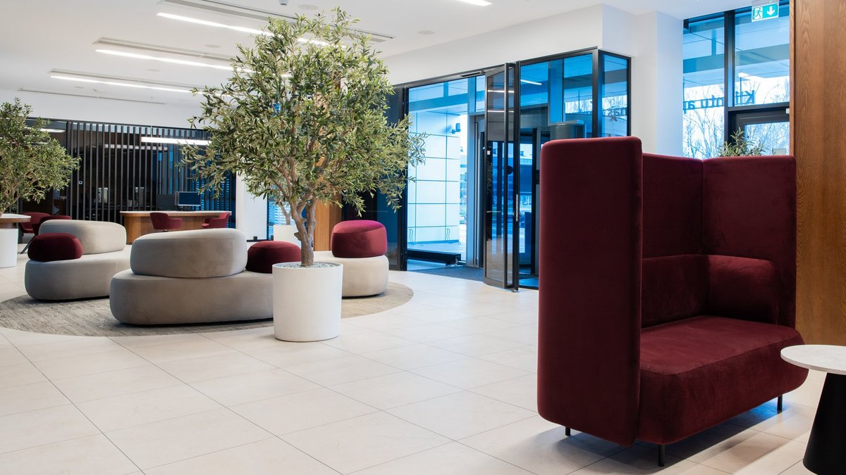 "Luminor banka" atklāj savu lielāko klientu apkalpošanas centru