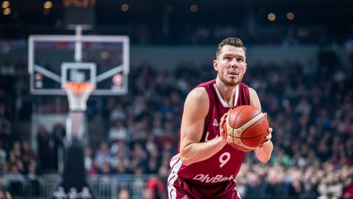 Dairis Bertāns emocionāli atvadās no Latvijas valstsvienības