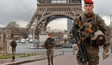 No 2026. gada franču brīvprātīgie karavīri sāks saņemt 950 eiro mēnesī