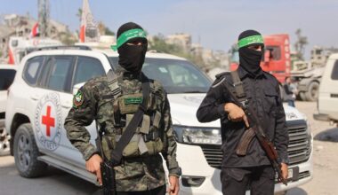 "Hamās" atdod Izraēlai trīs uz Gazu izvestus karavīru ķermeņus