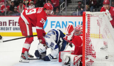 "Lightning" Detroitā iemet sešas ripas un uzrāpjas Austrumu virsotnē – Hokejs – Sportacentrs.com