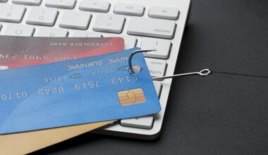 Krāpnieki mēģina piekļūt līdzekļiem – kā pasargāt savu maksājumu karti