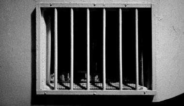 Vīrietis nošauj draudzeni, kas atteicās no aborta