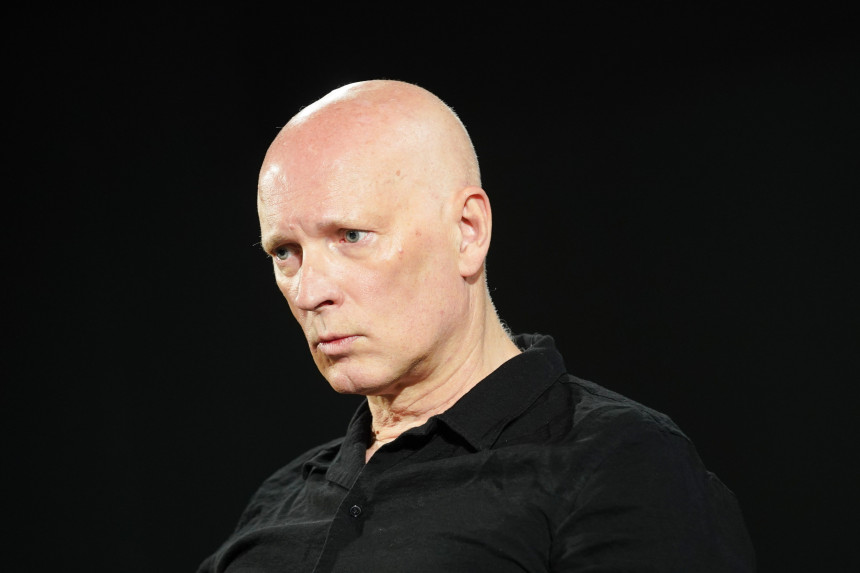 Alvis Hermanis saņem brīdinājumu par JRT finanšu pārkāpumiem