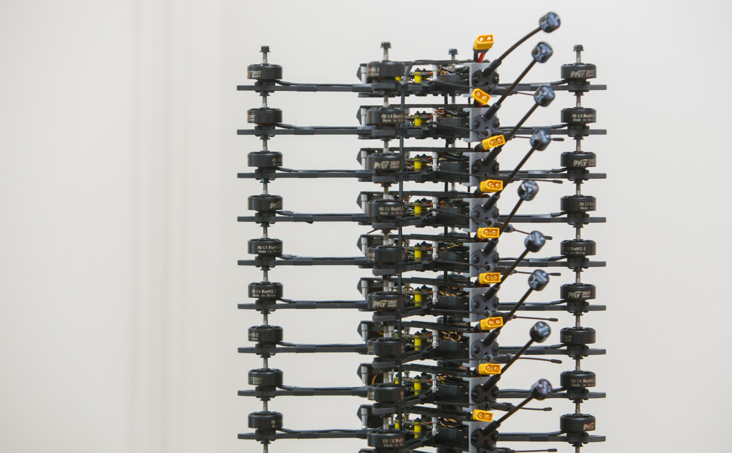 Drona dēļ atkal traucēta Viļņas lidosta