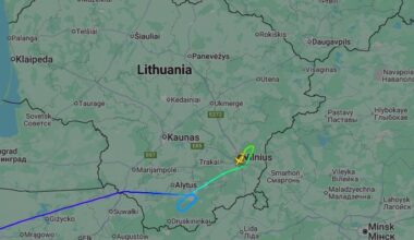 Virs Viļņas riņķo militārā lidmašīna