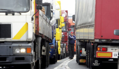 Lietuvas valdība lūdz Baltkrievijai atgriezt 5000 kravas auto