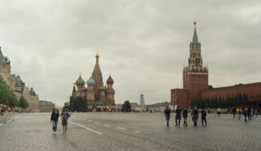 Krievija uz pilsoņu kara robežas: Kremļa amatpersonas brīdinājums