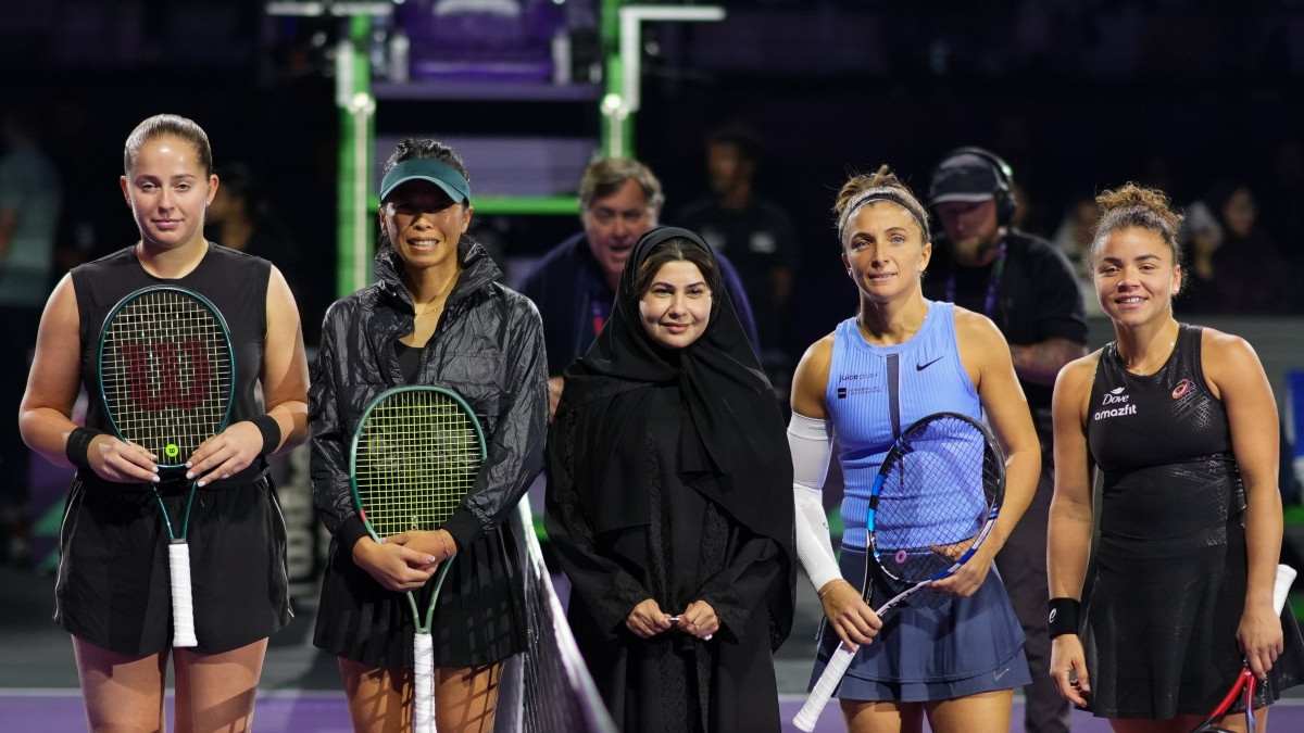 WTA finālturnīrā Ostapenko/Šei apspēlē arī ar pirmo numuru izliktās – Teniss – Sportacentrs.com