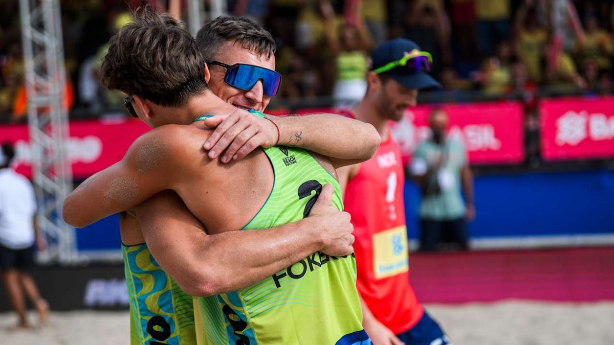 "Uzreiz pateicu – nē..." Neatlaidīgi telefona zvani radīja Latvijas vadošo "bīča" duetu