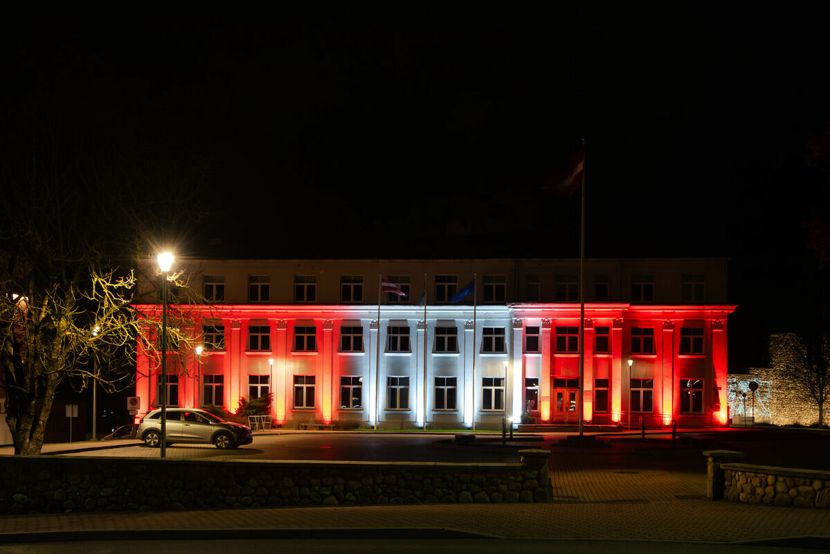 Valmiera aicina izskriet vai iziet 12 kilometrus garu Latvijas kontūru