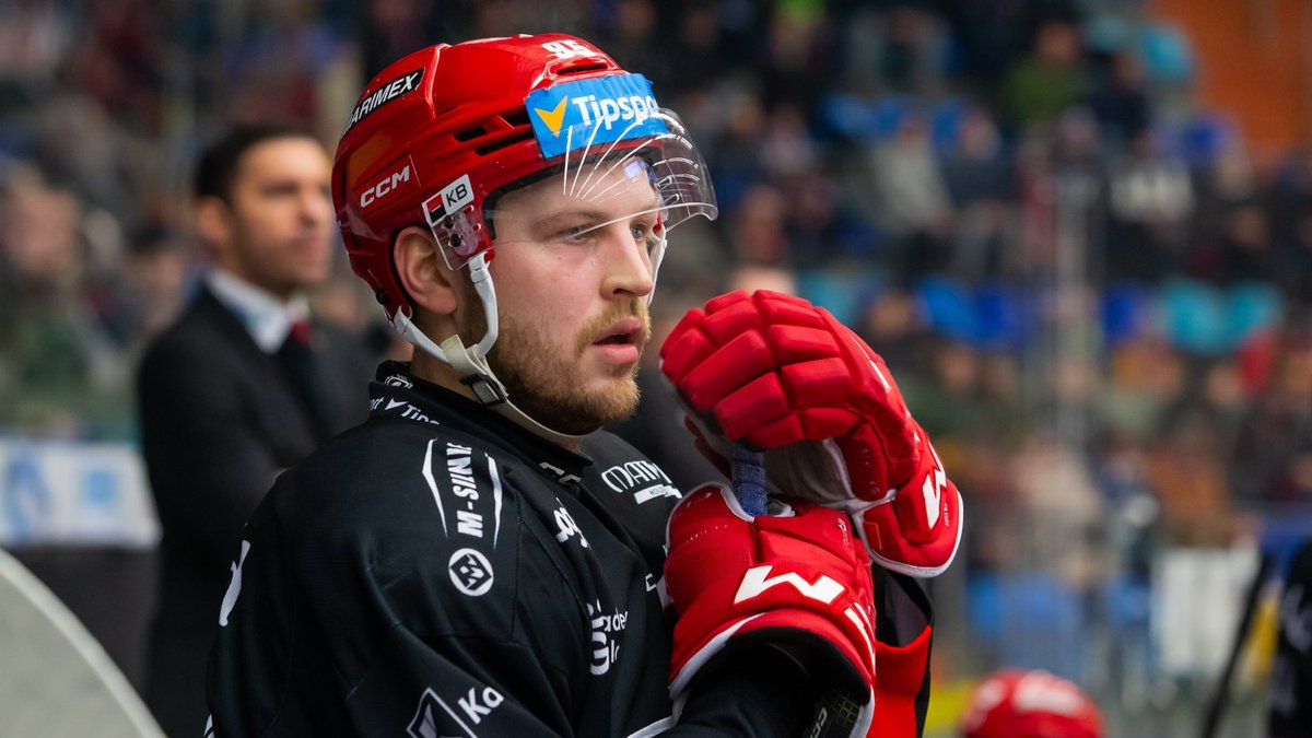 Batņam un Šmitam pa rezultatīvai piespēlei Somijas hokeja čempionāta spēlēs