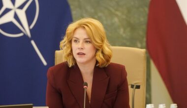 "Ģimenes varēs dzīvot drošā vidē" – nākamā gada budžetu vērtē Siliņa