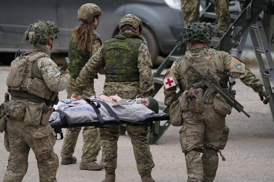 Foto: Ādažu poligonā notiek NATO Daudznacionālās brigādes manevri