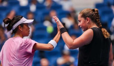 Ostapenko/Sji divos setos pieveic favorītes un garantē vietu “WTA Finals” pusfinālā