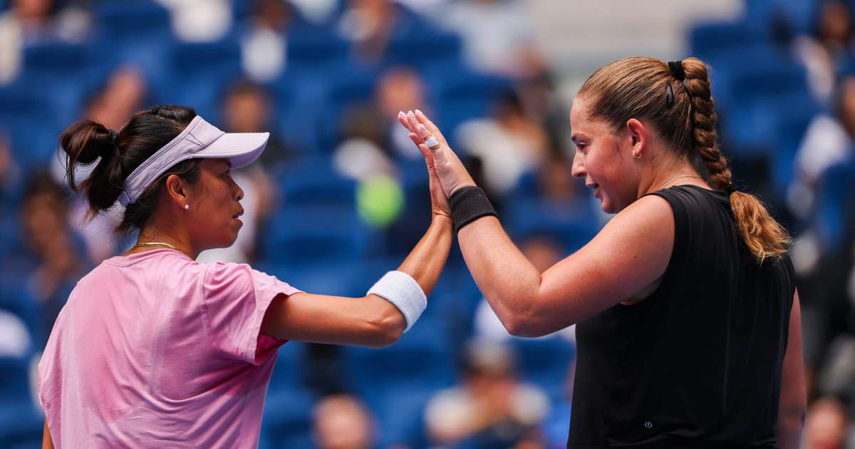 Ostapenko/Sji divos setos pieveic favorītes un garantē vietu “WTA Finals” pusfinālā