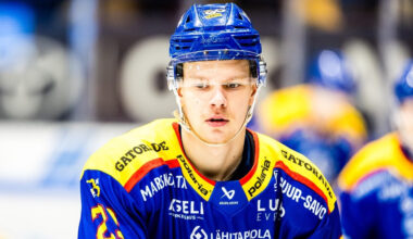 "Viņš sezonas beigās var ielauzties Top5." Šmits turpina kāpt NHL drafta prognozēs – Hokejs – Sportacentrs.com