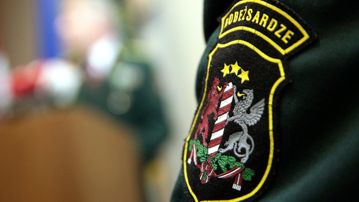 Tiesa par pamatotu atzīst robežsarga atstādināšanu par komentāru "krievi nepadodas"