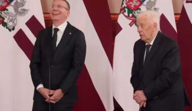 komponists Raimonds Pauls ceremonijā sasmīdina pat prezidentu, zināms, ko viņš teica (+ VIDEO)