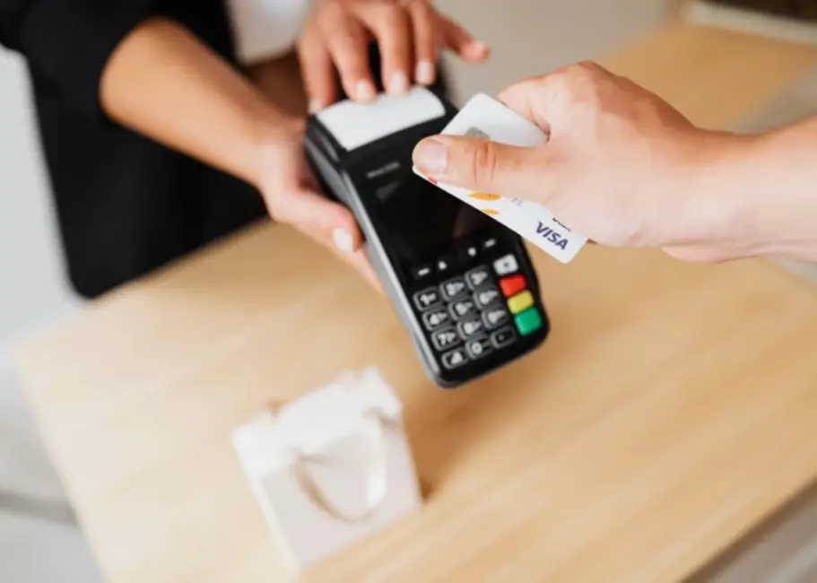 Latvijas uzņēmums “Handwave” kopā ar “Visa” ievieš revolucionāru maksājumu veidu – norēķini ar plaukstu