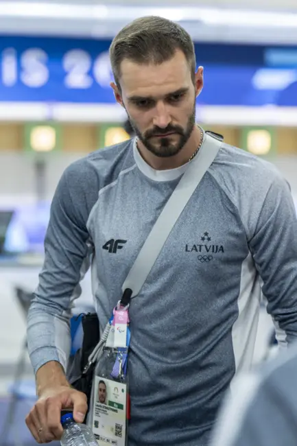 Lauris Strautmanis izcīna piekto vietu pasaules čempionātā šaušanā 25 metru distancē